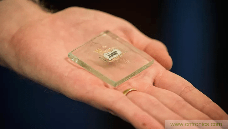 集成電路是如何被發(fā)明的？