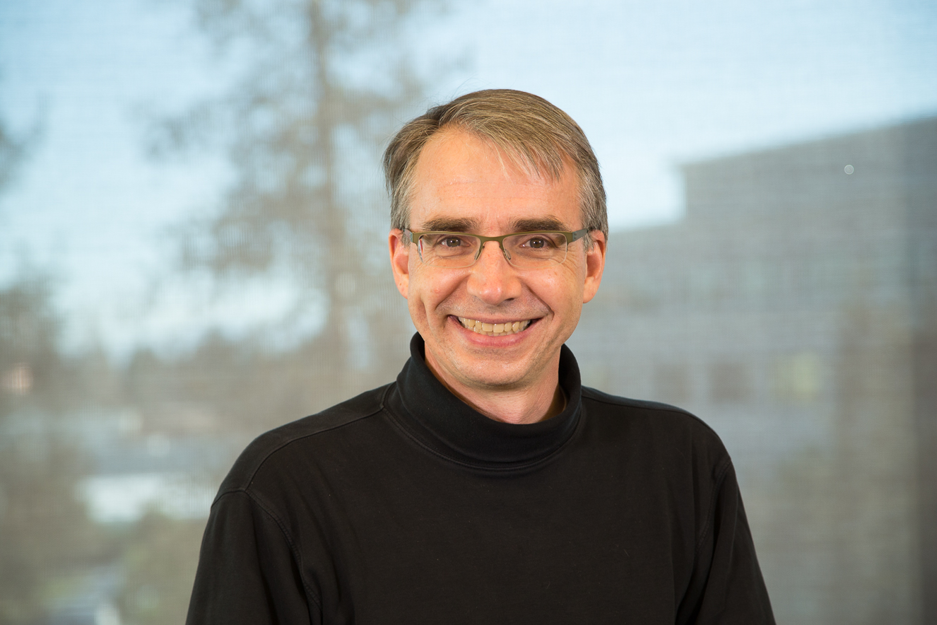 瞄準(zhǔn)五大方向持續(xù)攻關(guān)，構(gòu)建AI網(wǎng)絡(luò)底座